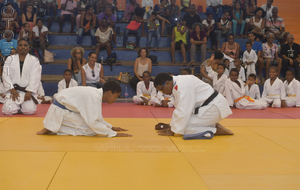 Anthony reçoit sa ceinture marron